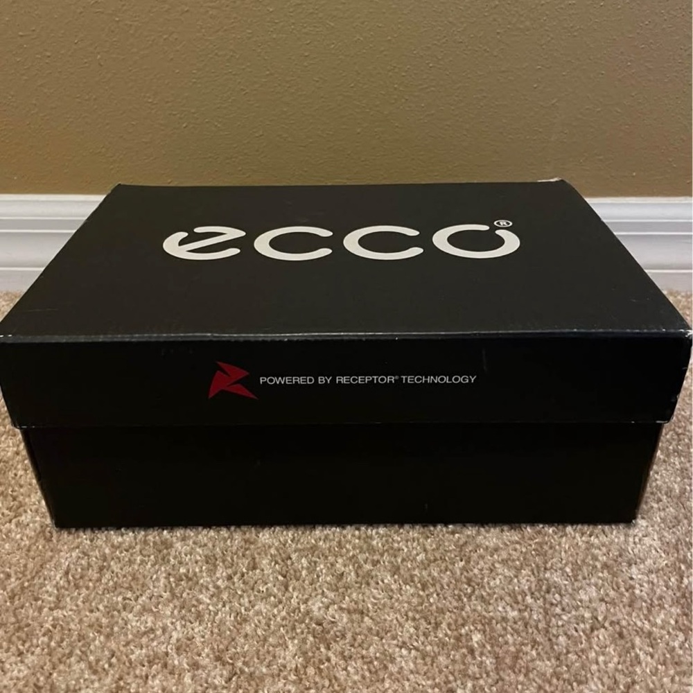 ECCO Tan/Black Shoe Sandal